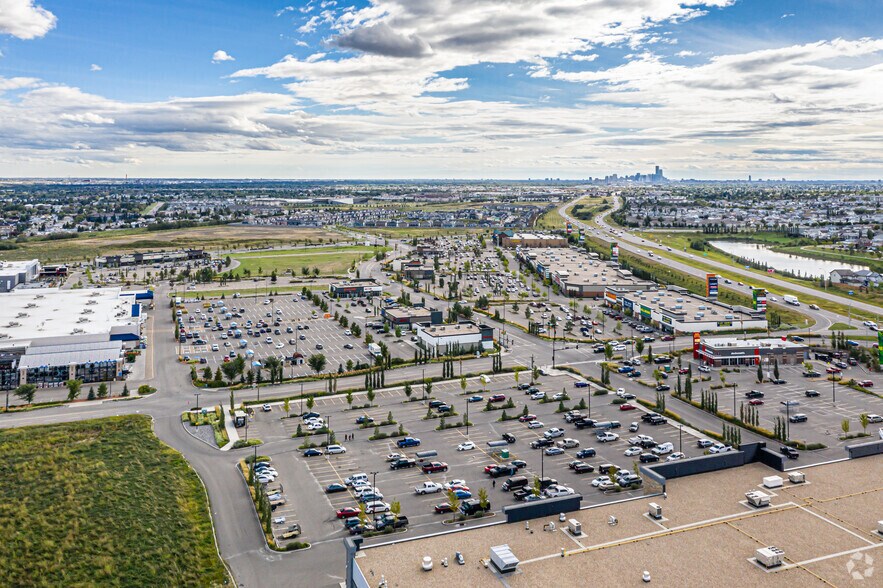 15705-15709 37th St NW, Edmonton, AB à vendre - Aérien – Image 2 sur 5