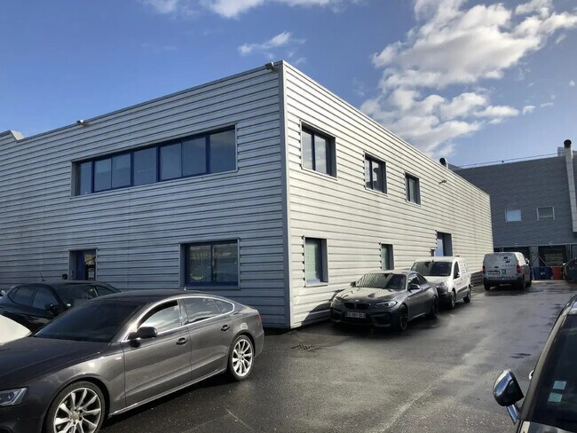 Plus de détails pour Bureau, Local d'activités à louer