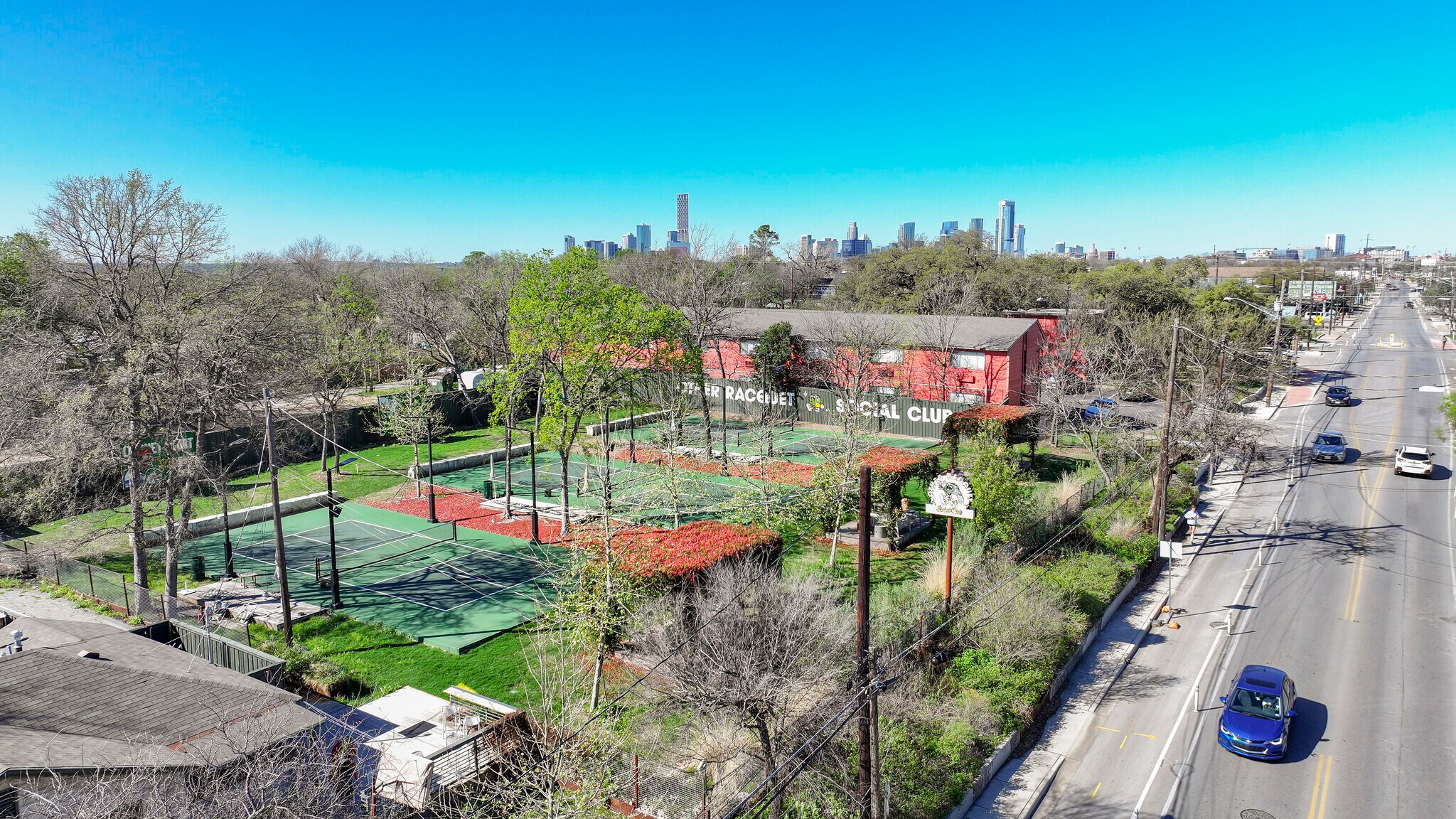 2715 Manor Rd, Austin, TX à louer Photo principale– Image 1 sur 6