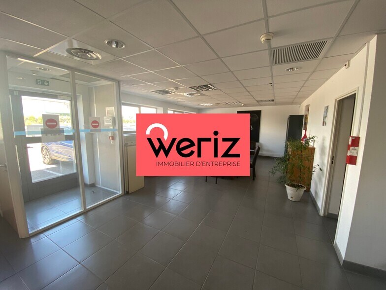 Industriel/Logistique dans Vitrolles à louer - Photo de l’immeuble – Image 2 sur 13