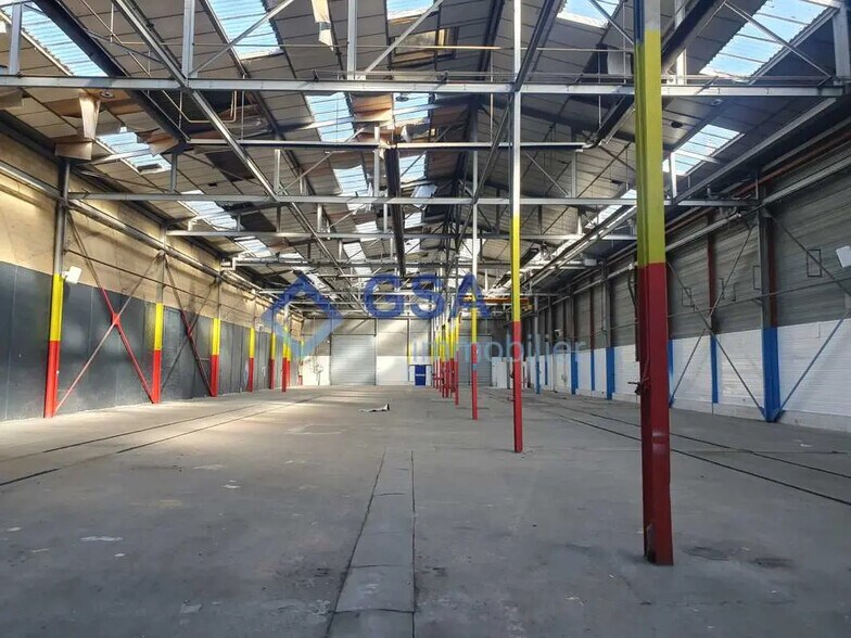 Local d’activités dans Corbeil-Essonnes à louer - Photo de l’immeuble – Image 1 sur 7