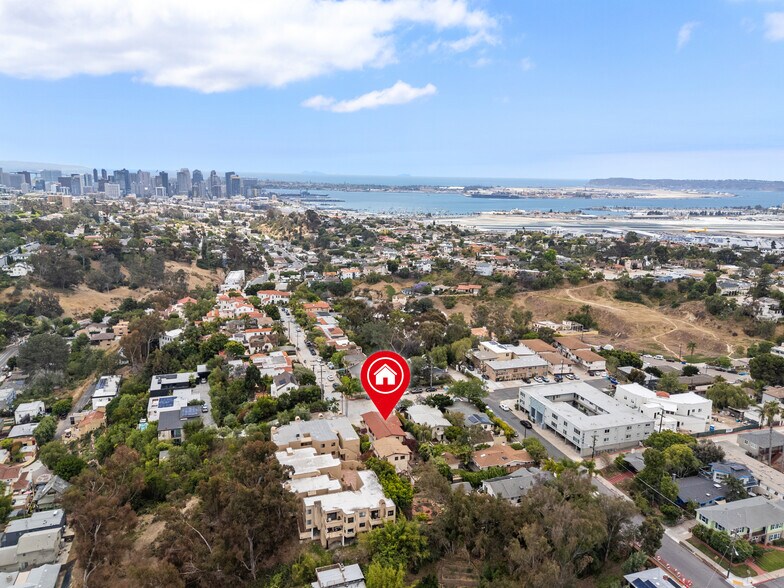 642 Torrance St, San Diego, CA à vendre - Photo de l’immeuble – Image 2 sur 35