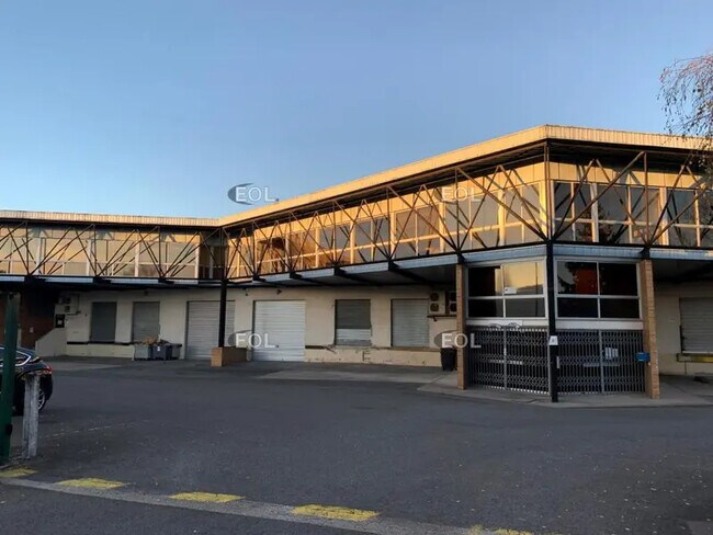 Plus de détails pour Industriel/Logistique à louer