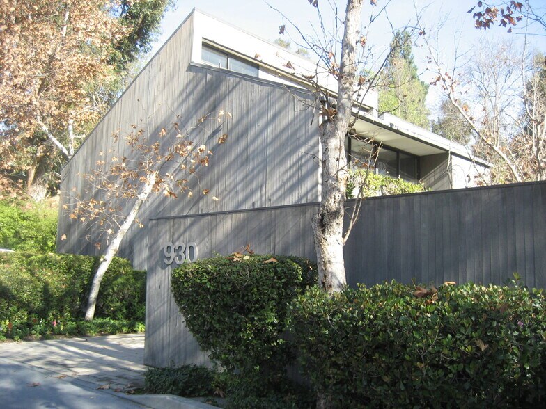 930 Colorado Blvd, Los Angeles, CA à louer - Photo de l’immeuble – Image 1 sur 12