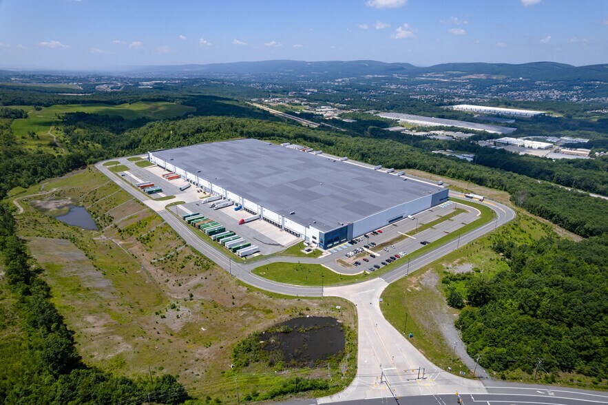 1350 Moosic Lake Rd, Jessup, PA à louer - Photo de l’immeuble – Image 3 sur 6