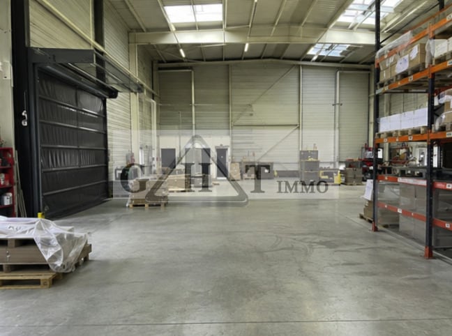 Industriel/Logistique dans Villeneuve-la-Garenne à louer Photo de l’immeuble– Image 1 sur 4