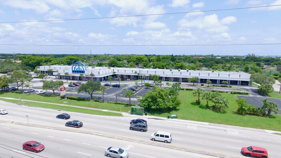2901 W Oakland Park Blvd, Lauderdale Lakes, FL à louer - Photo de l’immeuble – Image 3 sur 18