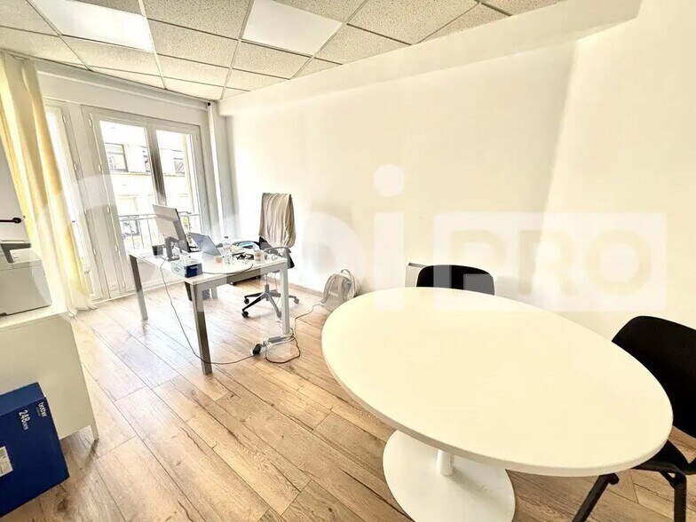 Bureau dans Beauvais à louer - Photo de l’immeuble – Image 1 sur 8