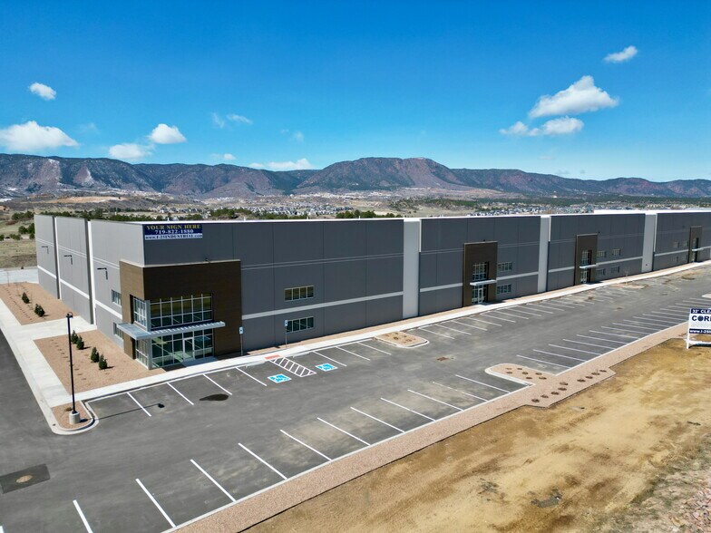 15707 Terrazzo dr, Colorado Springs, CO à louer - Photo de l’immeuble – Image 3 sur 16