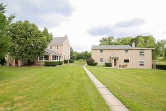 Plus de détails pour 3305 Municipal Dr, Whitehall, PA - Logement à vendre
