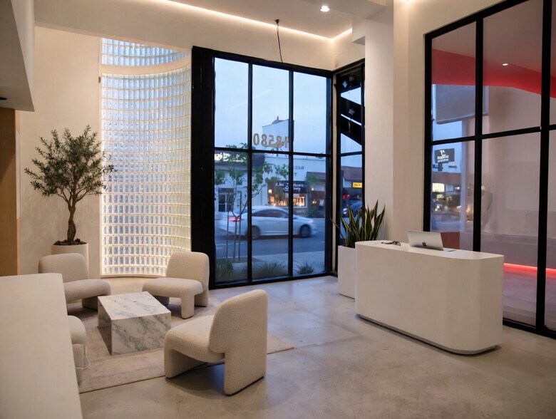 18580 Ventura Blvd, Tarzana, CA à louer - Photo de l’immeuble – Image 2 sur 18