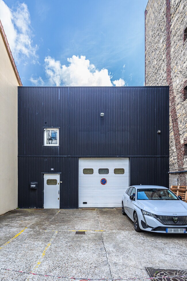 Plus de détails pour 34 Rue Louis Ulbach, Courbevoie - Local d'activités à louer