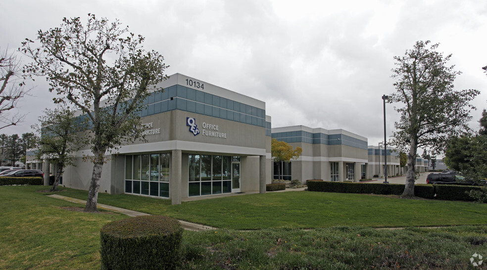 9253 Hermosa Ave, Rancho Cucamonga, CA à louer - Photo de l’immeuble – Image 3 sur 9