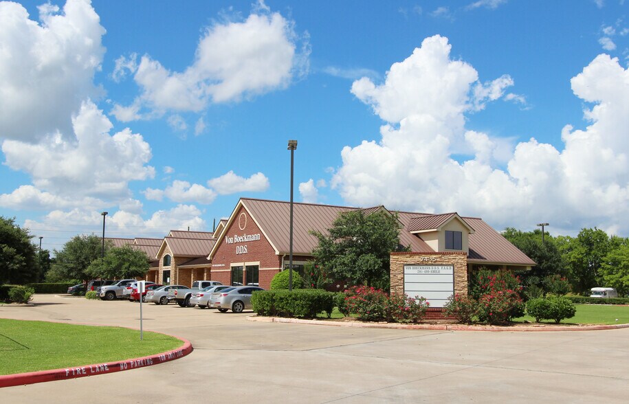 7435 Highway 6, Missouri City, TX à louer - Photo de l’immeuble – Image 1 sur 3