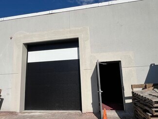 Plus de détails pour 168 Broad Hollow Rd, Farmingdale, NY - Industriel/Logistique à louer