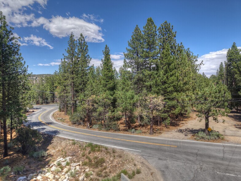 2001 State Lane, Big Bear City, CA à vendre - Autre – Image 3 sur 13
