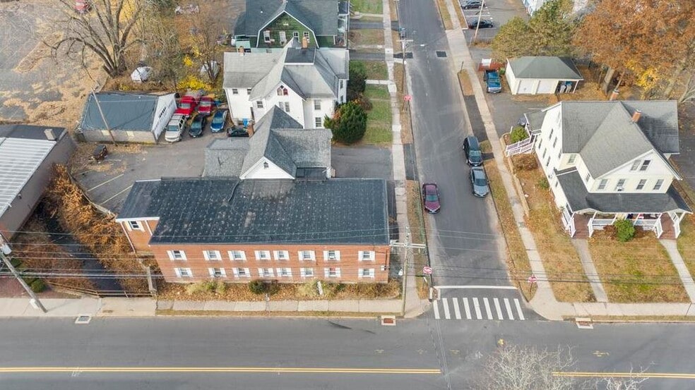5-7 Upson St, Bristol, CT à vendre - Photo de l’immeuble – Image 2 sur 14