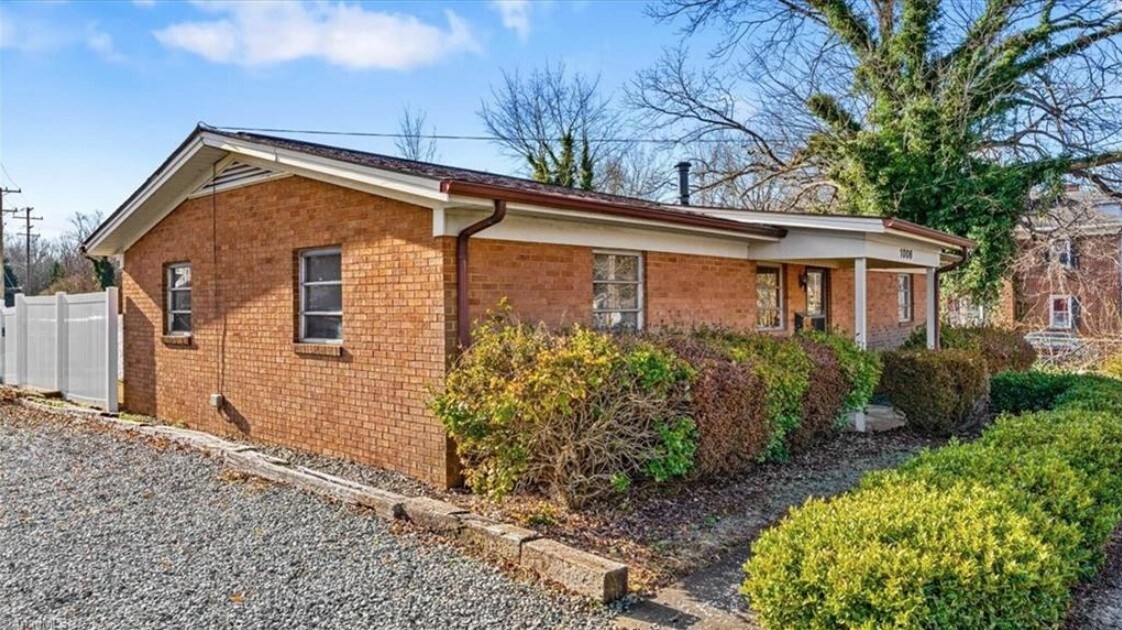 1006 S Main St, Burlington, NC à vendre Photo principale– Image 1 sur 21