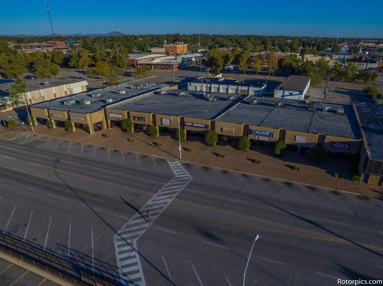 203-219 SW C Ave & SW 3rd St, Lawton, OK à vendre - Photo de l’immeuble – Image 1 sur 1