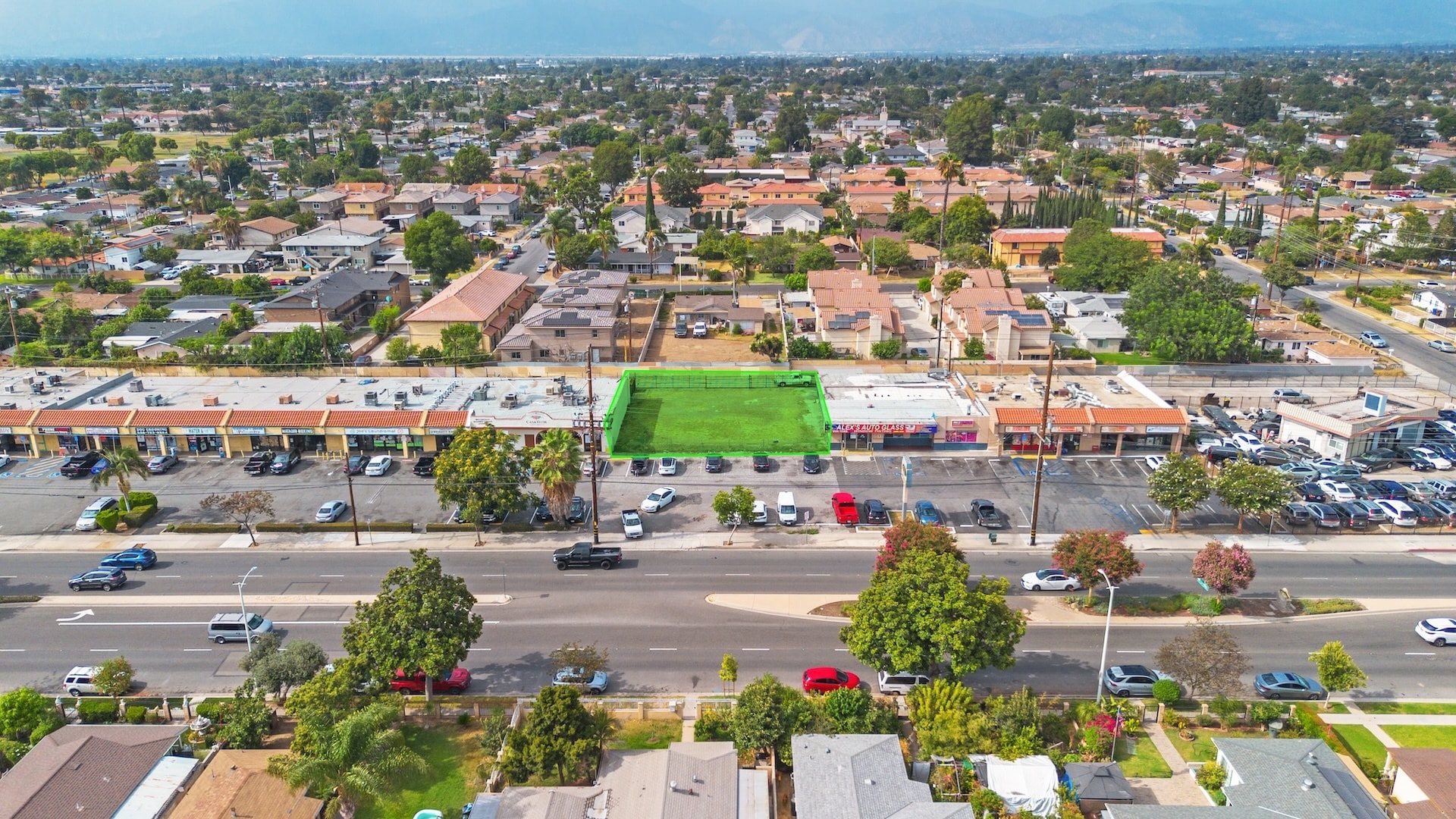 15739 Amar Rd, La Puente, CA à vendre Photo de l’immeuble– Image 1 sur 8