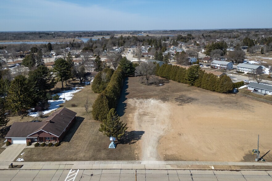 3612 Bellevue Pl, Two Rivers, WI à vendre - Photo de l’immeuble – Image 1 sur 32