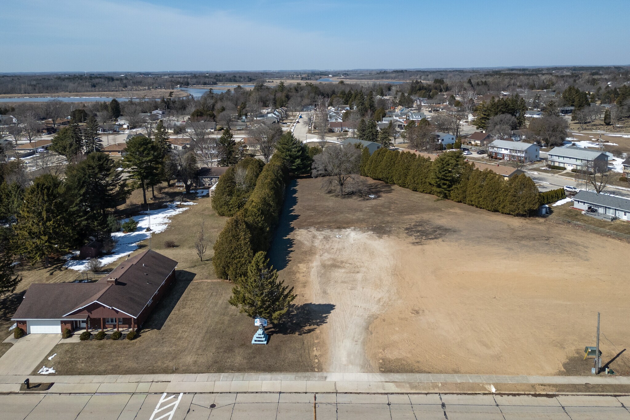 3612 Bellevue Pl, Two Rivers, WI à vendre Photo de l’immeuble– Image 1 sur 33