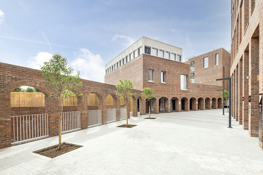 Downs Rd, Londres à louer - Photo principale – Image 1 sur 48