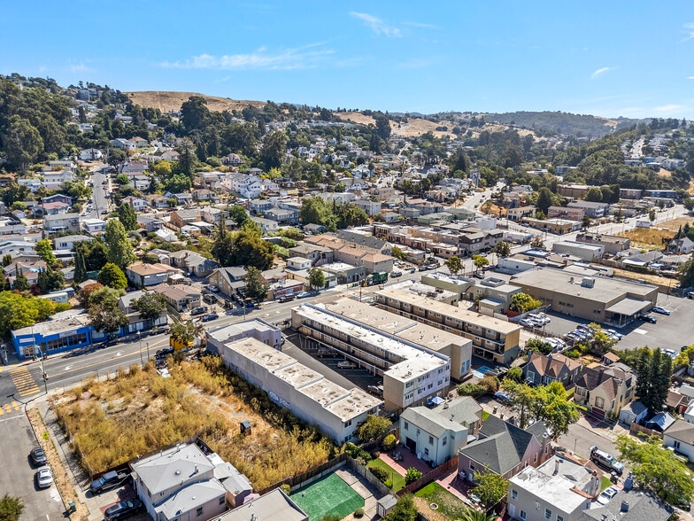 7975-8005 MacArthur Blvd, Oakland, CA à vendre - Photo de l’immeuble – Image 2 sur 3