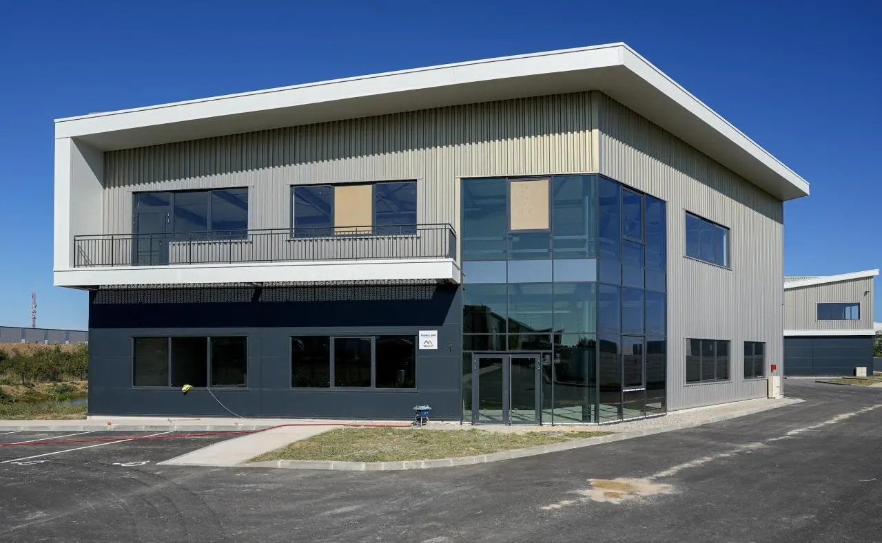 Local d'activités dans Villebon-sur-Yvette à vendre Photo de l’immeuble– Image 1 sur 8