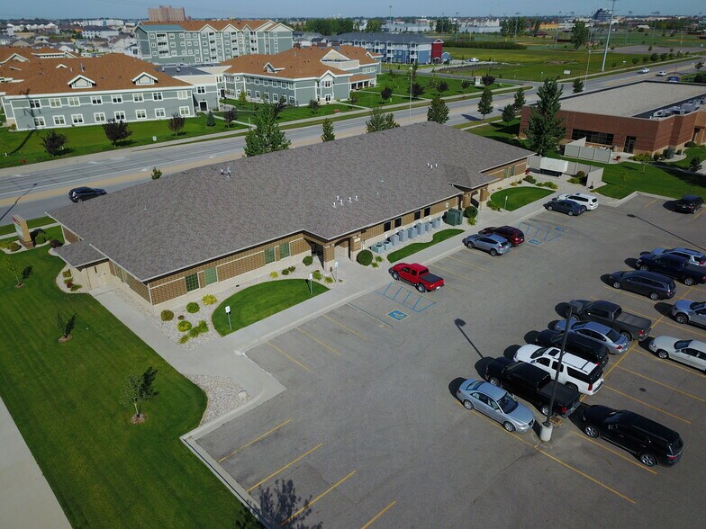 4165 30th Ave S, Fargo, ND à louer - Photo de l’immeuble – Image 3 sur 4