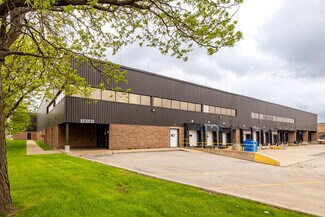 Plus de détails pour 10101 Boul Louis-H.-La Fontaine, Montréal, QC - Industriel/Logistique à louer