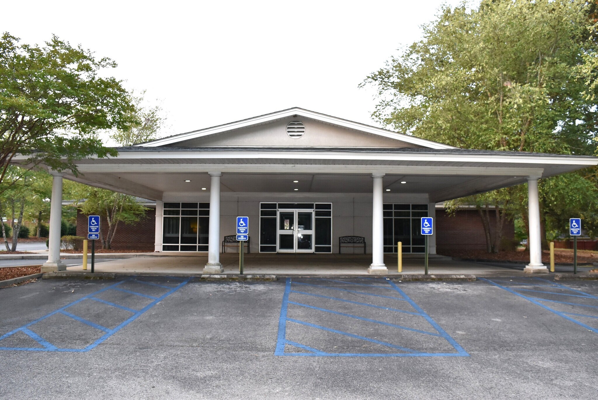 727 Cox Creek Pky, Florence, AL à vendre Photo principale– Image 1 sur 52