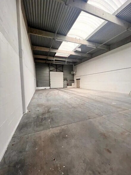 Bureau dans Coignières à louer - Photo intérieure – Image 2 sur 11