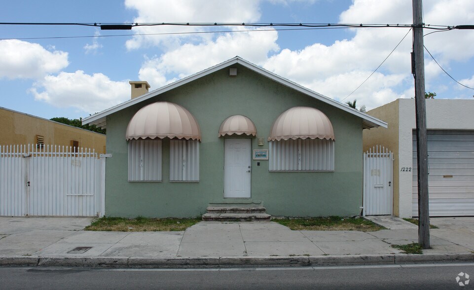 1210 NW 7th Ave, Miami, FL à vendre - Photo de l’immeuble – Image 2 sur 2