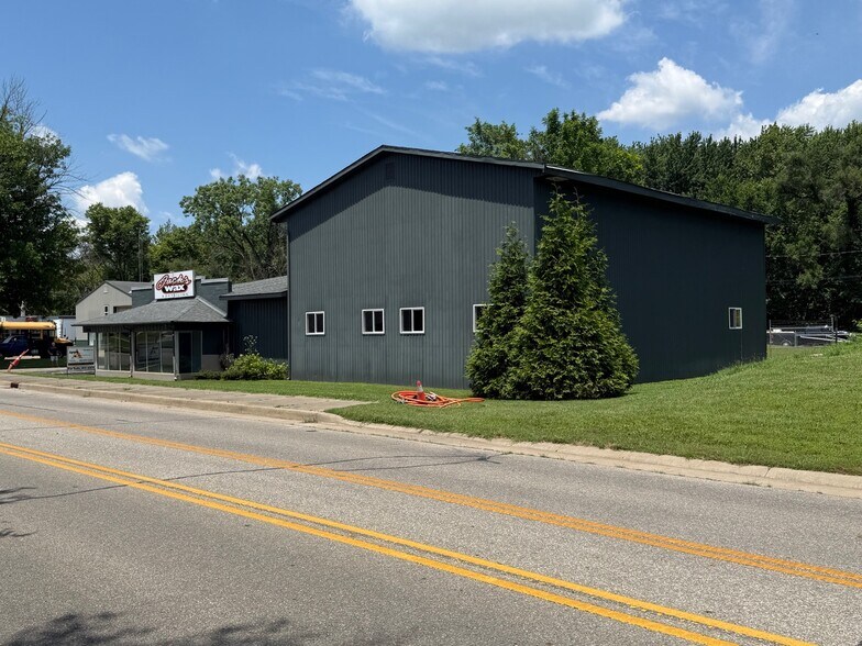 2006 7th St, Columbus, IN à vendre - Photo de l’immeuble – Image 2 sur 9