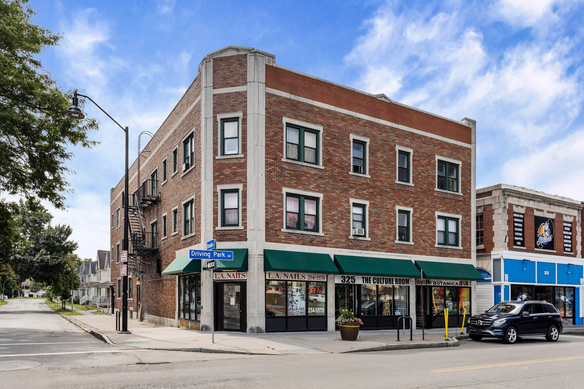 321 Driving Park Ave, Rochester, NY à vendre Photo de l’immeuble– Image 1 sur 43