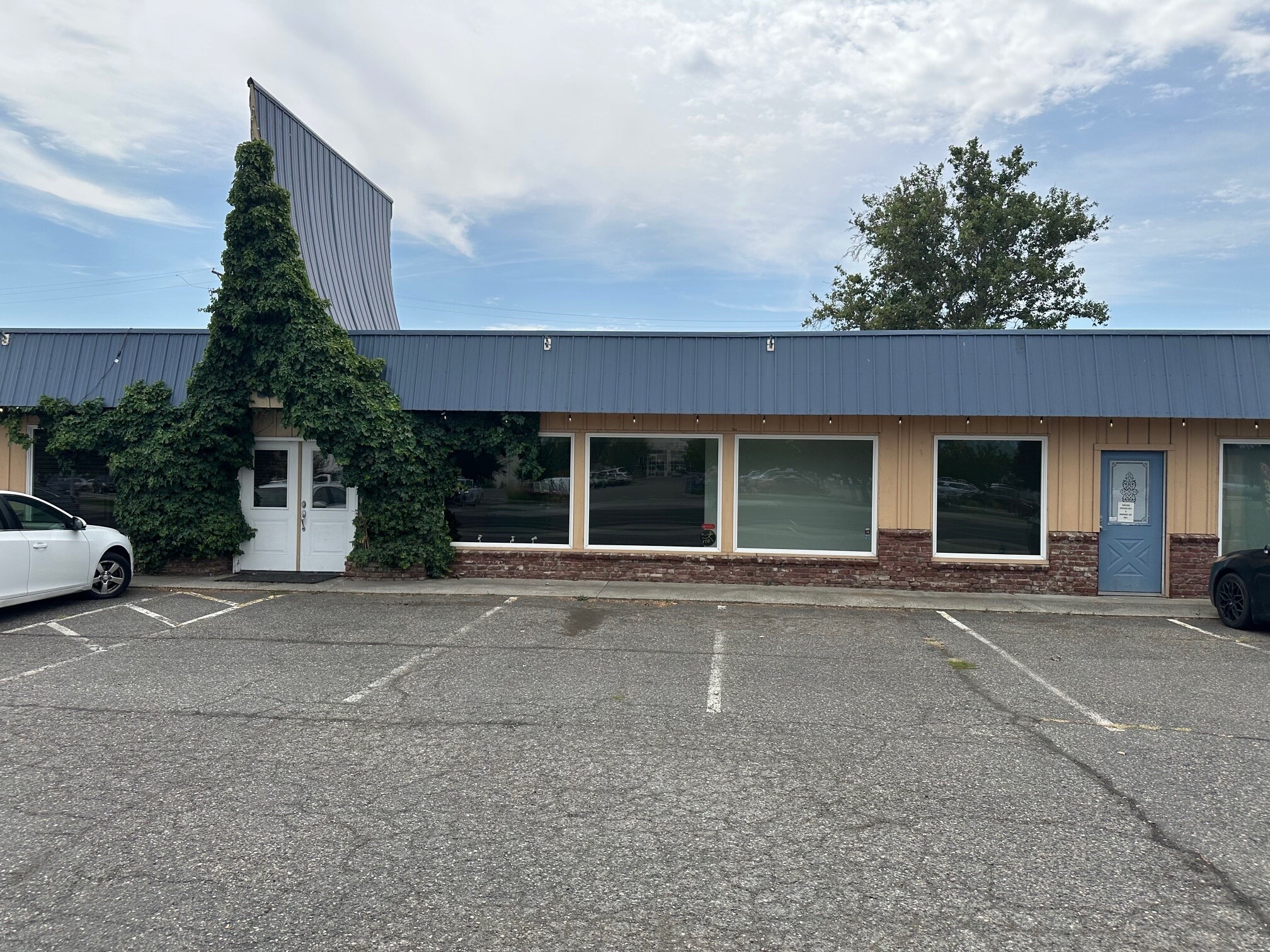 1177 Lee Blvd, Richland, WA à louer Photo principale– Image 1 sur 10