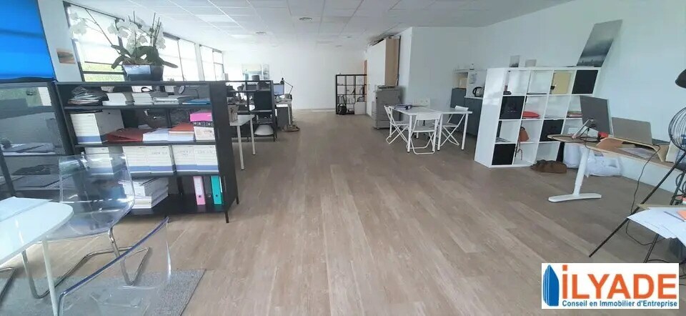 730 Rue René Descartes, Aix-en-Provence à louer - Photo de l’immeuble – Image 2 sur 5