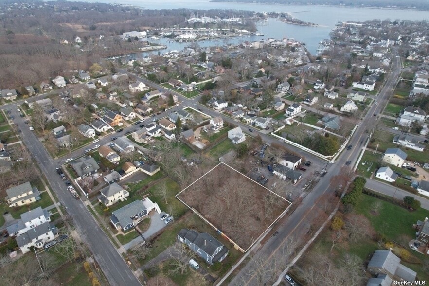 450 Main St, Greenport, NY à vendre - Aérien – Image 2 sur 4