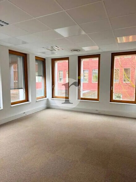 Bureau dans Lille à louer - Photo de l’immeuble – Image 2 sur 6