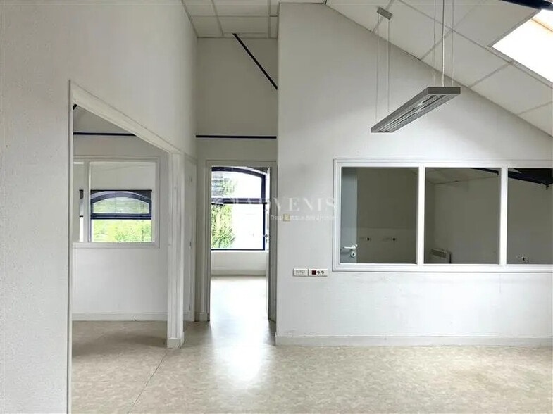 Bureau dans Bourges à louer - Photo de l’immeuble – Image 1 sur 2