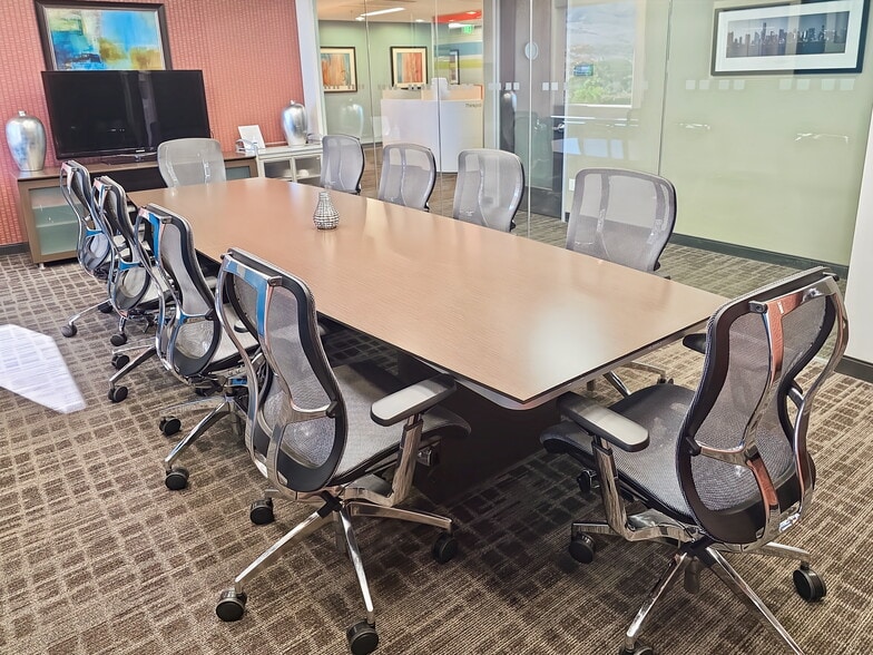 30700 Russell Ranch Rd, Westlake Village, CA à louer - Photo intérieure – Image 2 sur 15