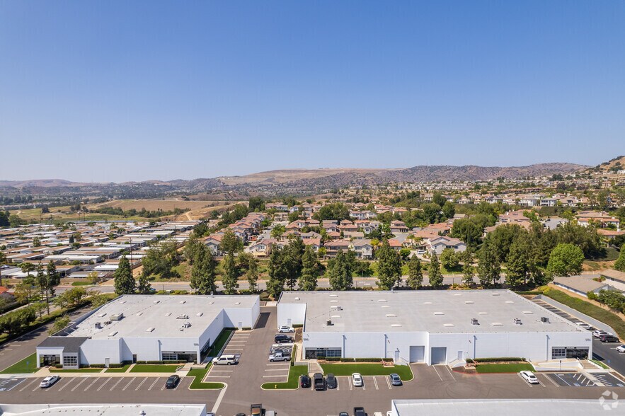 3960 Prospect Ave, Yorba Linda, CA à louer - Aérien – Image 2 sur 39