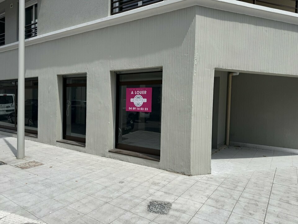 Local commercial dans Nice à louer Photo de l’immeuble– Image 1 sur 5