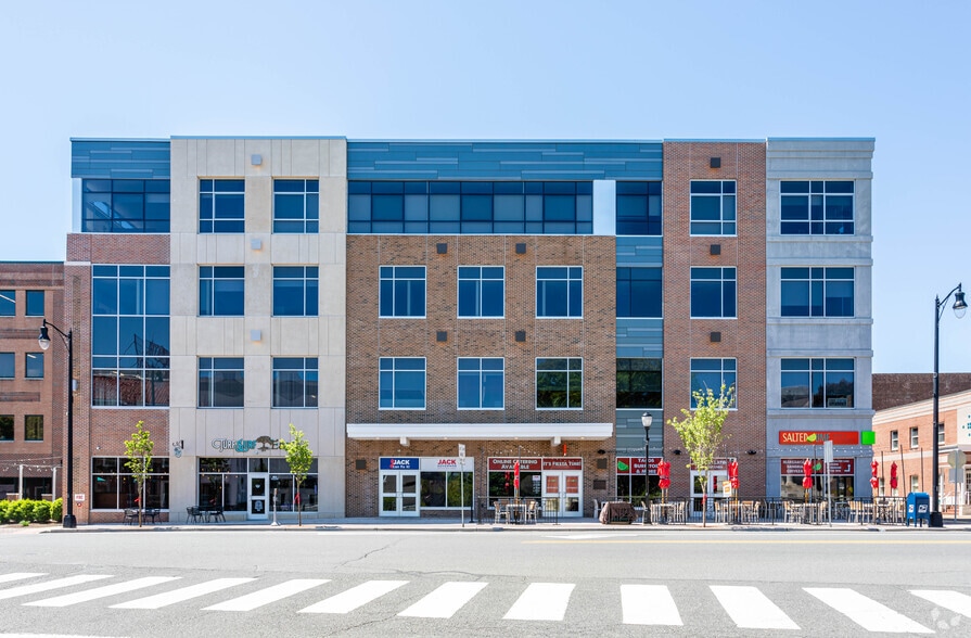 46-56 E Main St, Somerville, NJ à louer - Photo de l’immeuble – Image 3 sur 8