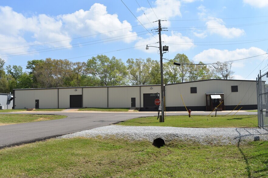 216 Industrial Dr, Ridgeland, MS à louer - Photo de l’immeuble – Image 3 sur 27