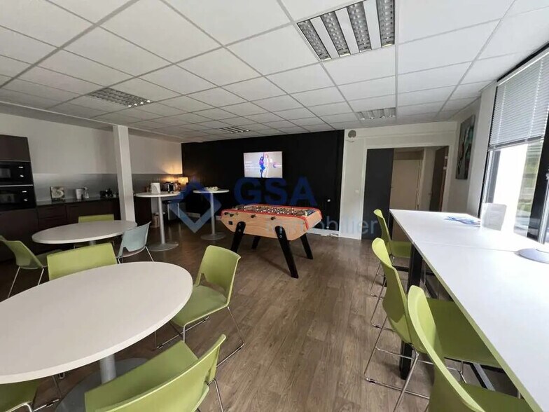 Bureau dans Évry-Courcouronnes à louer - Photo intérieure – Image 1 sur 9