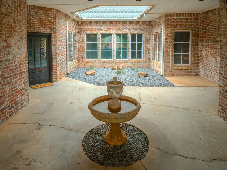 1725 W 33rd St, Edmond, OK à vendre - Photo de l’immeuble – Image 2 sur 18