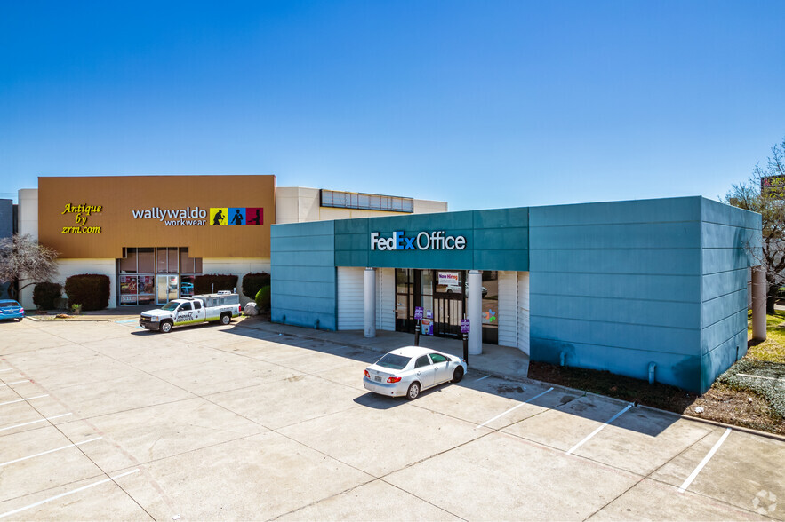 13940-13960 N Stemmons Fwy, Farmers Branch, TX à louer - Photo de l’immeuble – Image 3 sur 16