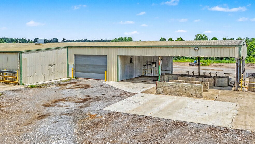 288 Premium Dr, Central City, KY à vendre - Photo de l’immeuble – Image 1 sur 15